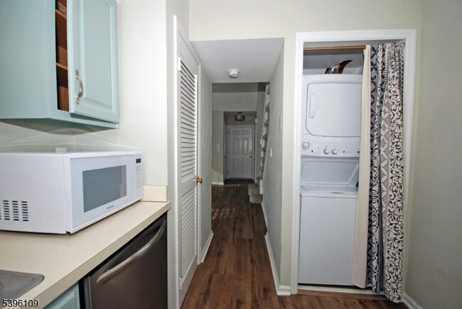 Building Photo - 374 Burdock Ct