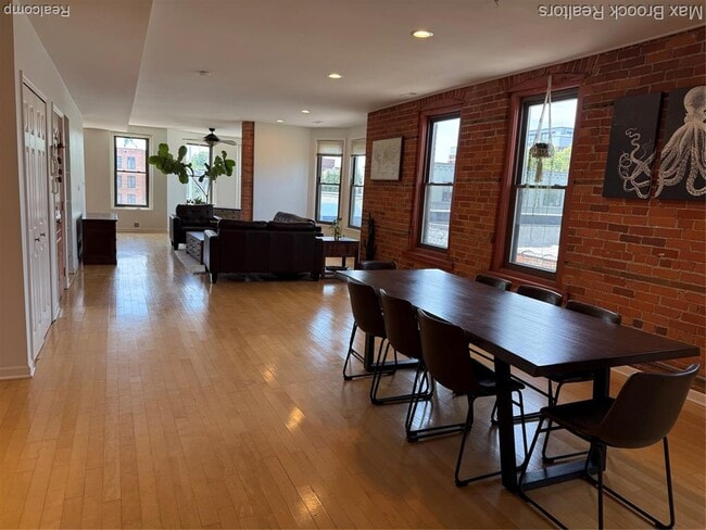 Building Photo - 4120 Cass Ave