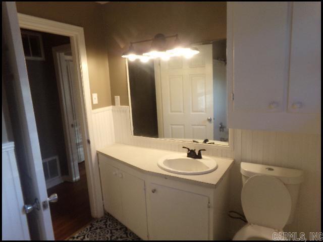 Building Photo - 17 S Avalon Dr