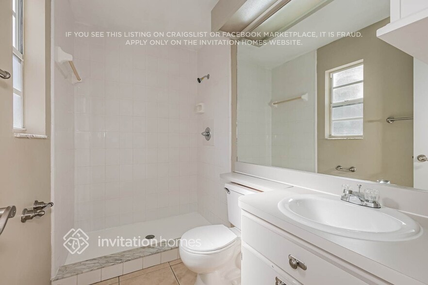 Building Photo - 9743 Fox Hollow Rd