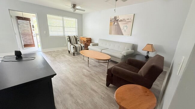 Building Photo - 21 Markham A