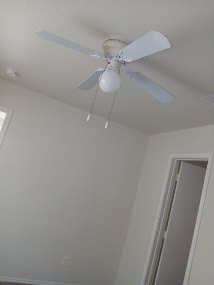 Building Photo - 1603 Duncan Ave