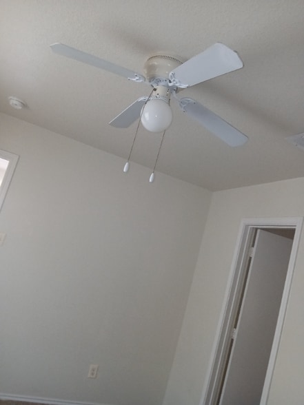 Building Photo - 5804 Redstone Dr