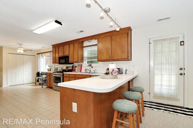 Building Photo - 4 br, 2.5 bath House - 304 Charity Lane