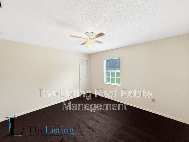 Building Photo - 5653 Viburnum Ct