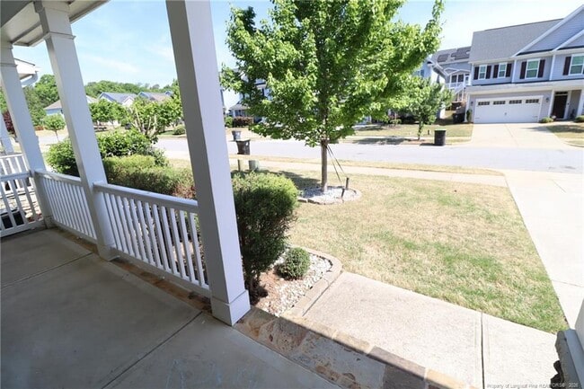 Building Photo - 240 Mystwood Hollow Cir