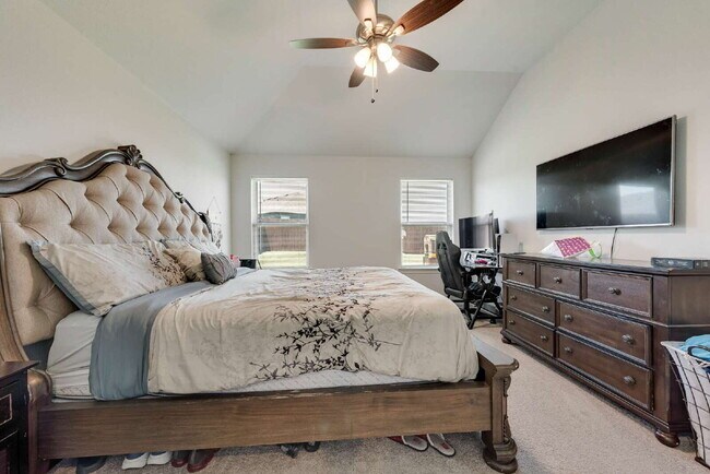 Building Photo - "Upgraded 3-Bed, 2-Bath Ranch Home Conveni...