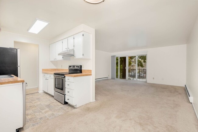 Building Photo - 1 Bedroom 1 Bath Condo in Kirkland! Lock in this great price before the New-Year!