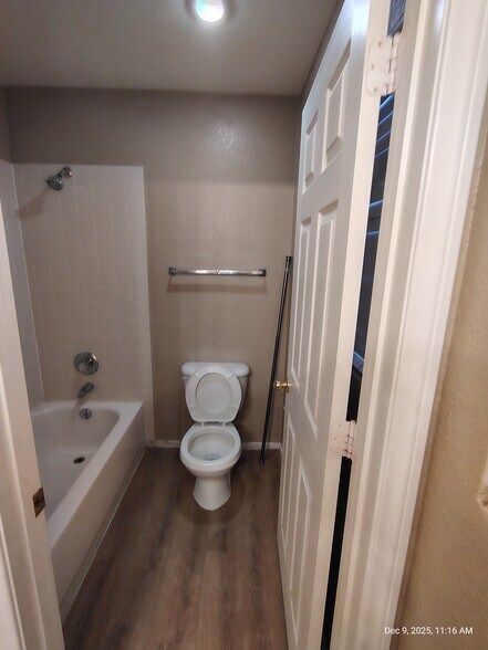 Building Photo - 4715 Deer Forest Ave