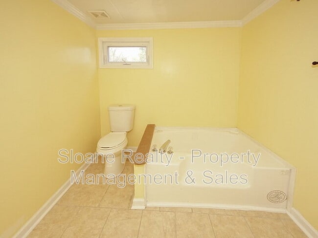 Building Photo - 3184 Sanders Rd