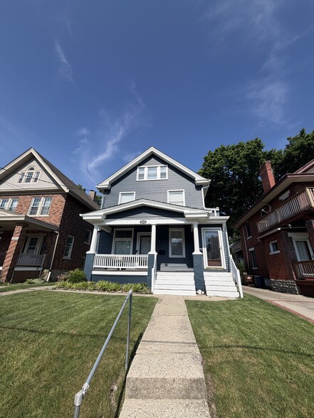 Exterior - 3935 Burwood Ave