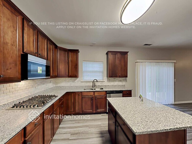 Building Photo - 3724 Wingfield Dr