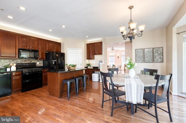 Building Photo - 1503 Martock Ln