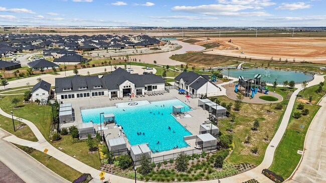 Building Photo - 28218 Meadowlark Sky Dr