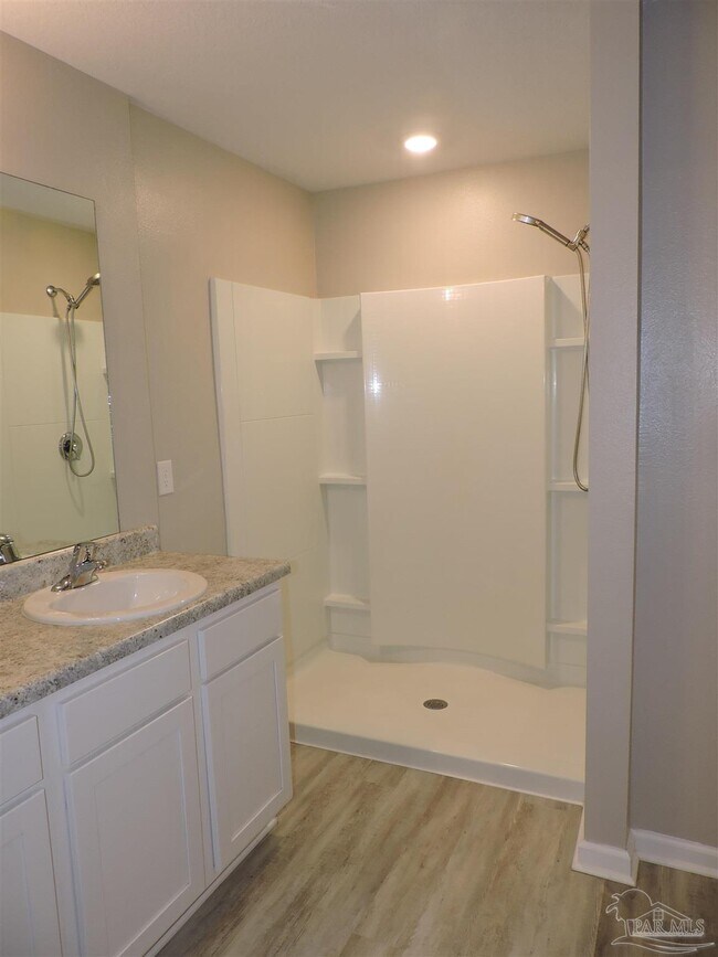 Building Photo - 5903 Laurel Oak Dr