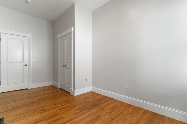 Building Photo - 102 Jaques St
