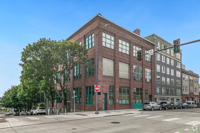 Building Photo - 66 Bell St