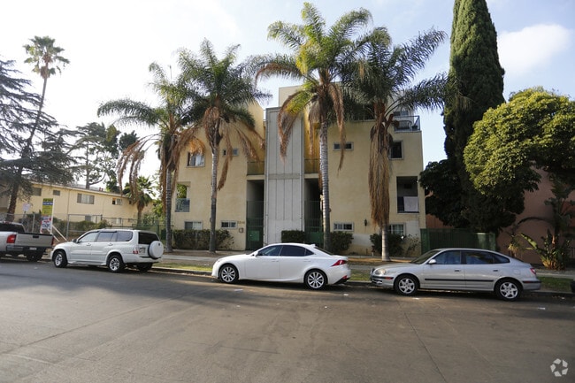 Building - Mayur Town Homes