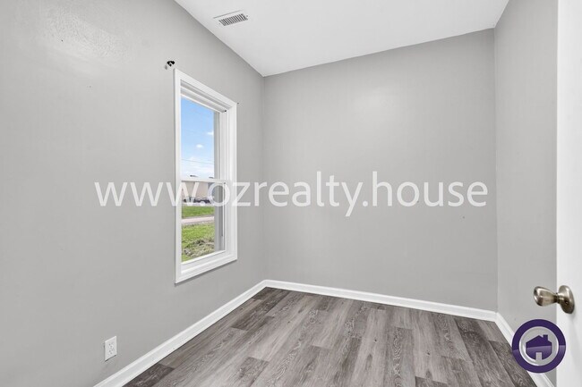Building Photo - 1418 Fairlawn Ave