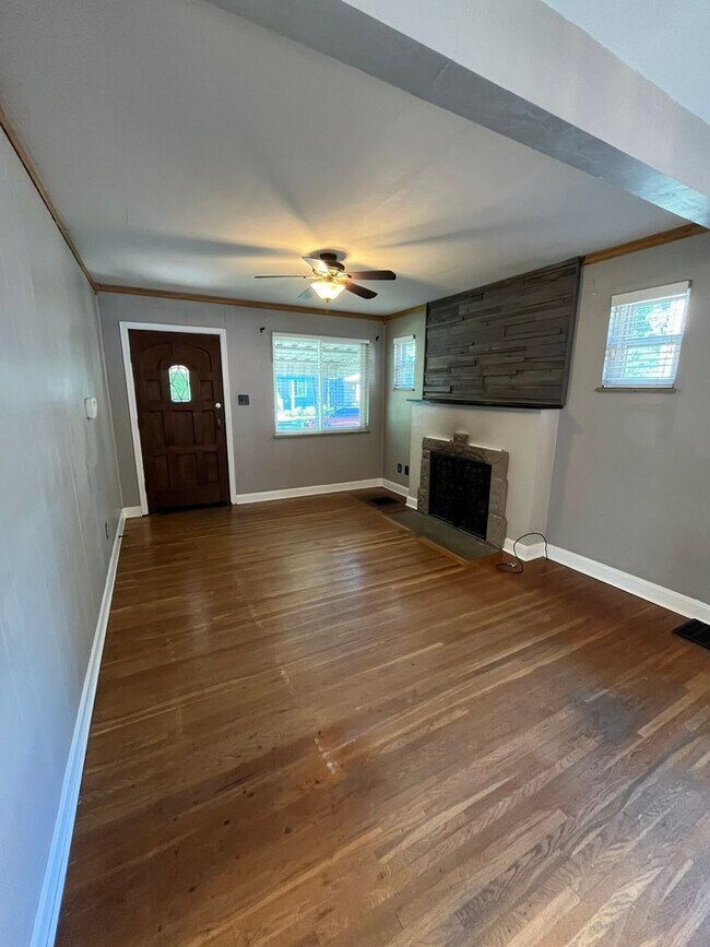 Building Photo - Merion Village Single-Family Home with Flexible Living Areas and Outdoor Space
