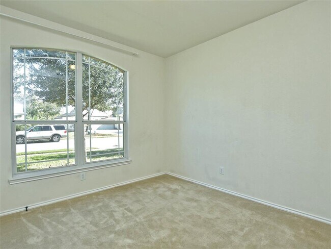 Building Photo - 2717 Claremont Ct