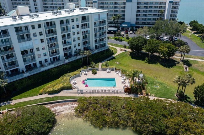 Building Photo - 7907 Sailboat Key Blvd S