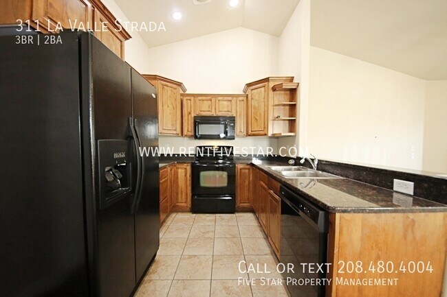 Building Photo - 311 La Valle Strada