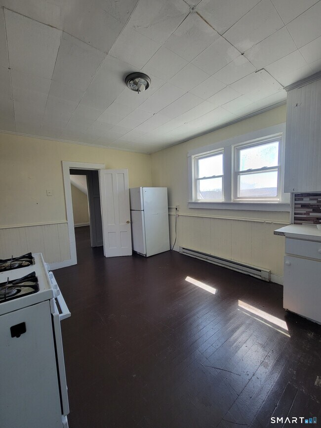 Building Photo - 120 North St