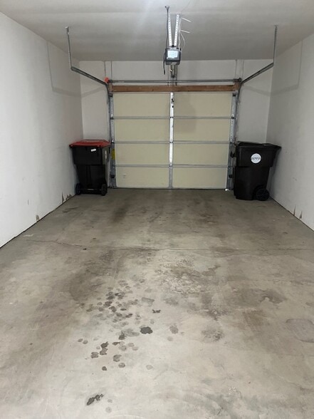 Building Photo - 721 Broadmeadow Rd