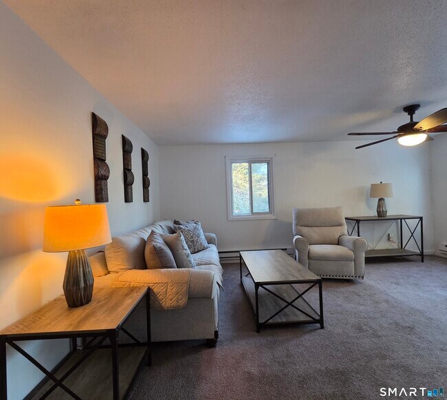 Building Photo - 7 Padanaram Rd