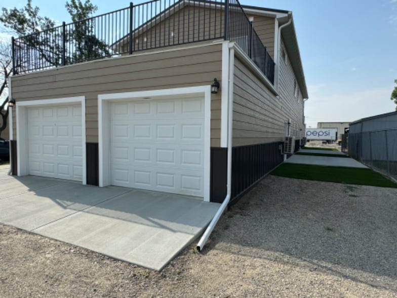 Building Photo - 310 3rd St W