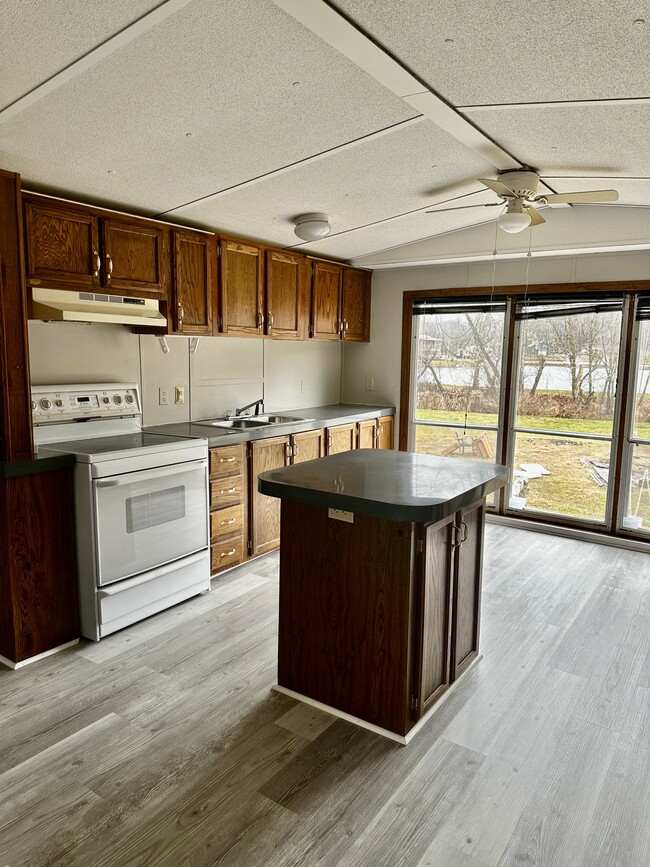 Building Photo - 4617 US-60