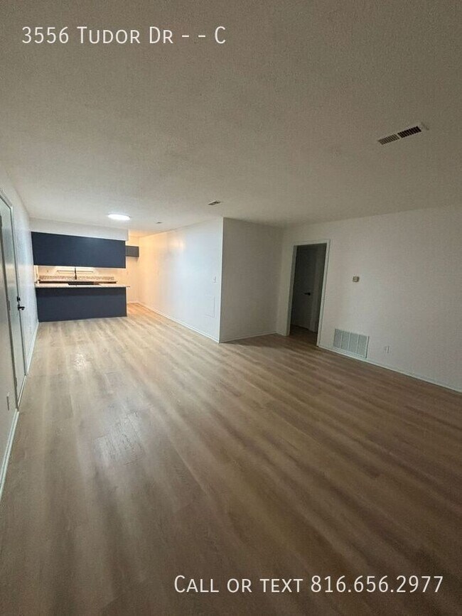 Building Photo - 3556 Tudor Dr