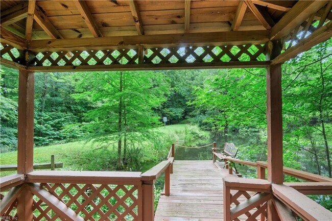 Building Photo - 2721 Linden Ln