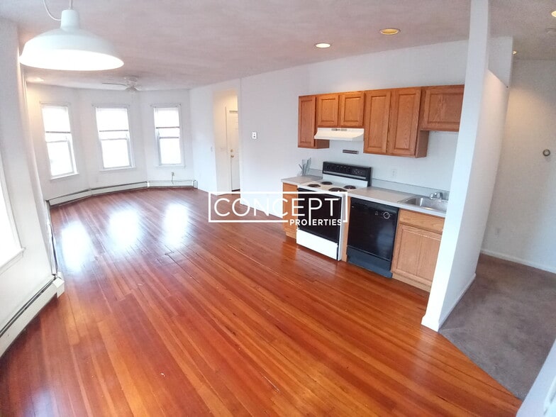 Building Photo - 58 Mansfield St