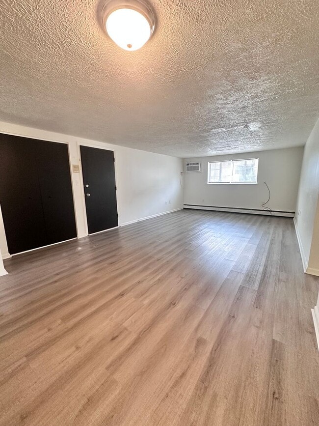 2BR apartment in Beaver, PA!! Prime Location!! Corner of Market and 5th - 2BR apartment in Beaver, PA!!  Prime Location!! Corner of Market and 5th