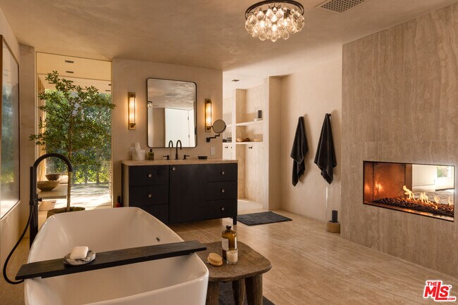 Building Photo - 6048 Philip Ave