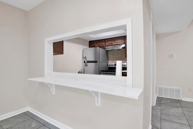 Building Photo - 8140 Lillian Hwy