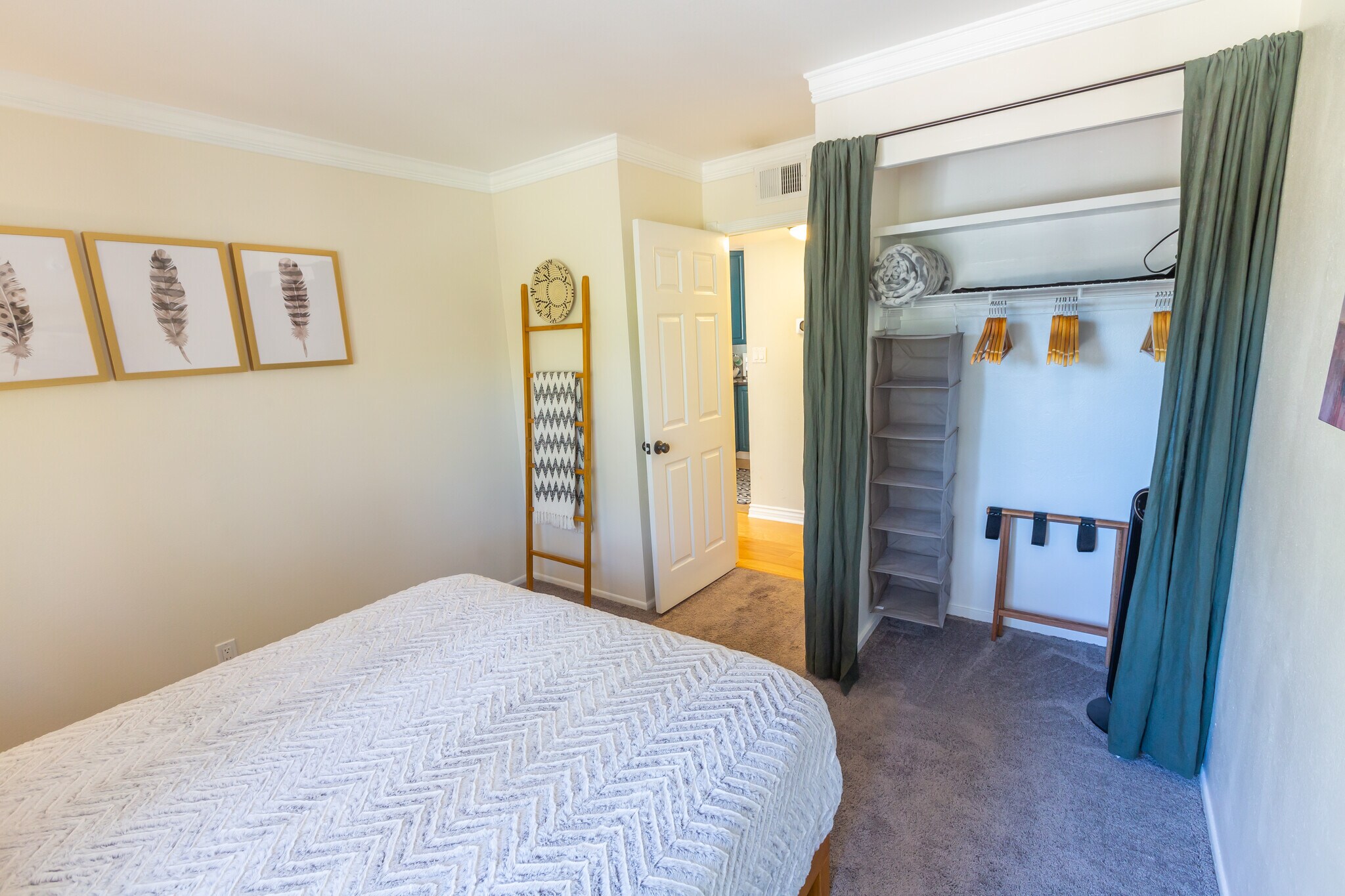 Building Photo - 5700 Etiwanda Ave