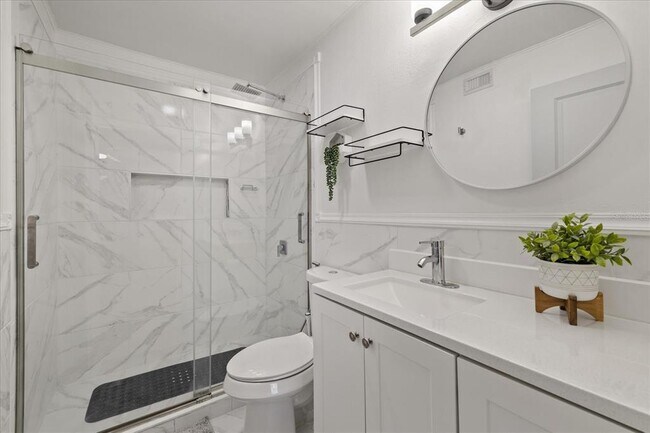 Building Photo - 8724 Mallard Reserve Dr