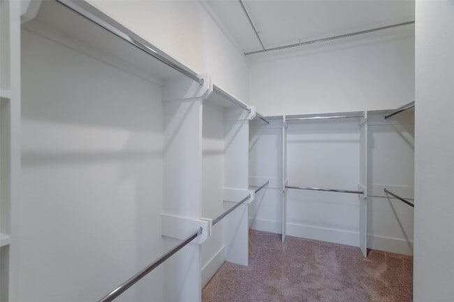 Building Photo - 7609 Victory Reserve St