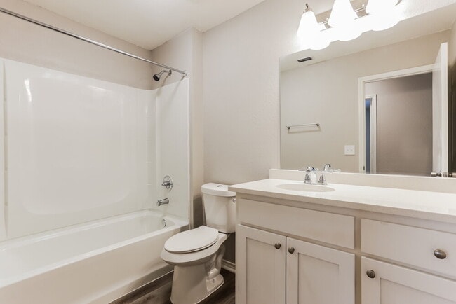 Building Photo - 6221 Valley Forge Ct