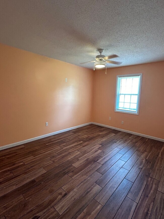 Building Photo - 111 David Dr