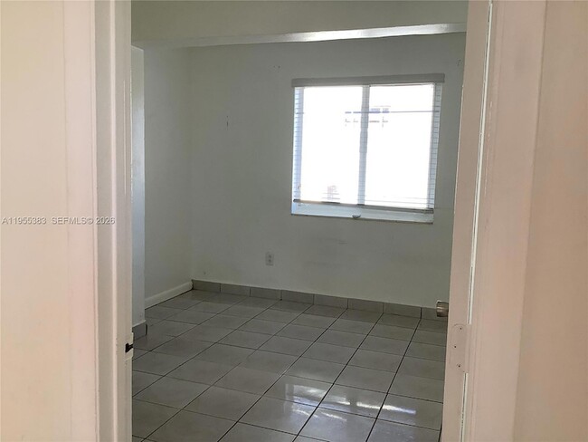 Building Photo - 3620 SW 13th Terrace