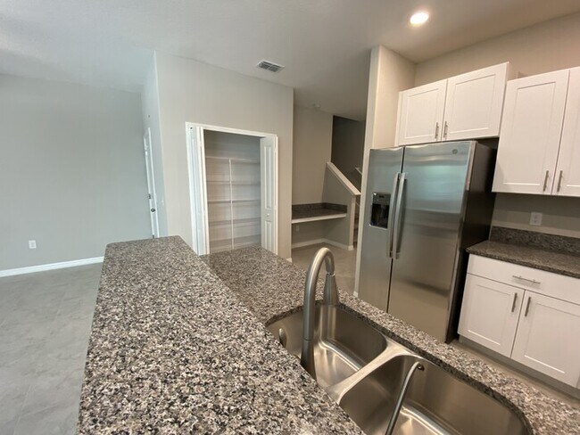 Building Photo - Coming Soon! End Unit 3/2.5 Townhome For R...