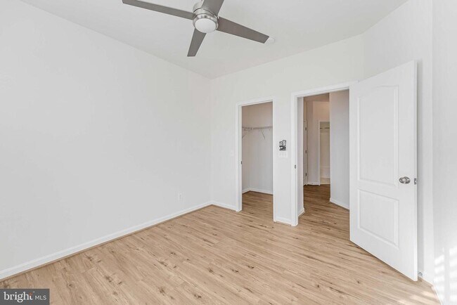 Building Photo - 42235 San Juan Terrace