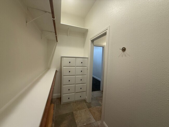 Building Photo - ***JUST REDUCED!!!*** 2-Bedroom, 2-bathroom single level home located in Country Club Villas in L...