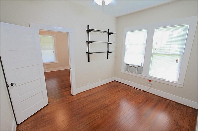 Building Photo - 1207 Ross St