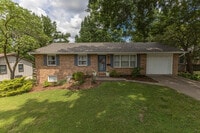 Building Photo - 3312 Lynnwood Dr