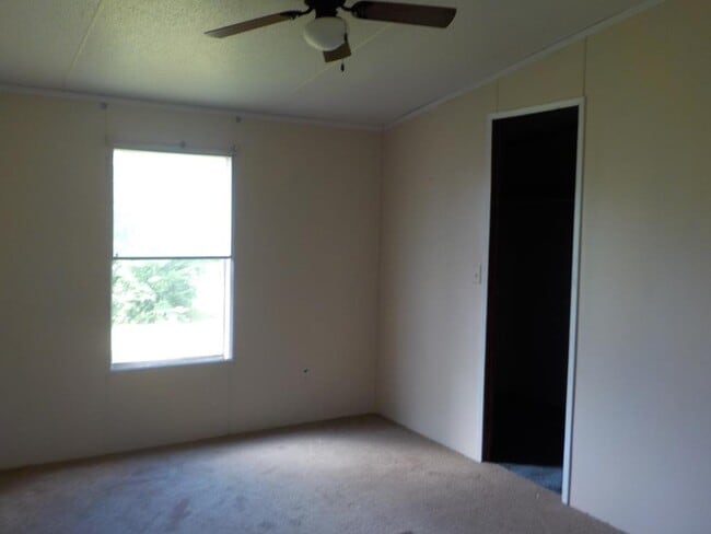 Building Photo - 260 Graball Cutoff